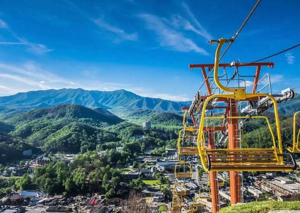Honeymoon Couples Cabin Secluded, Hot Tub, Views Sevierville Extérieur photo