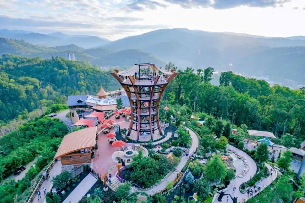 Honeymoon Couples Cabin Secluded, Hot Tub, Views Sevierville Extérieur photo